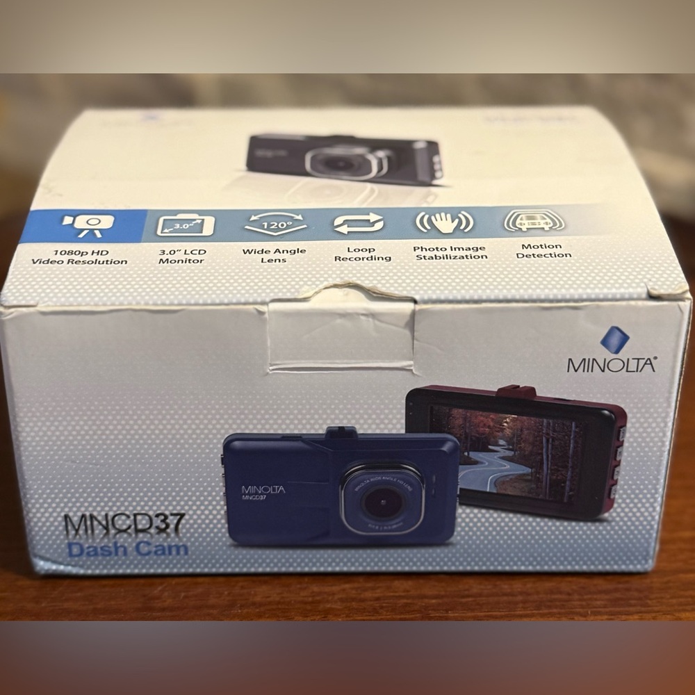 Minolta MNCD37 Full HD 3" LCD Screen Dash Cam In Black New In Box.